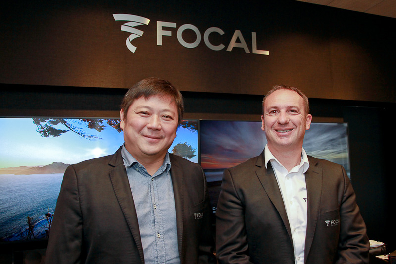 FOCAL JM lab Business Developer Mickey Tang氏（左）、Global Car Sales Manager のPierre Perard氏（右）