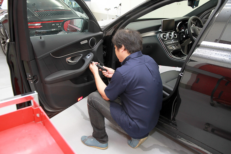 インストール作業を行なうピット