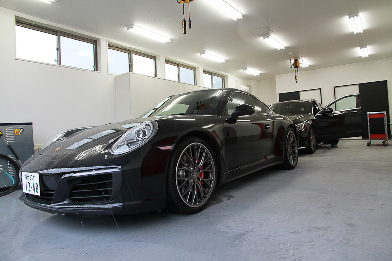 インストール作業を行なうピット