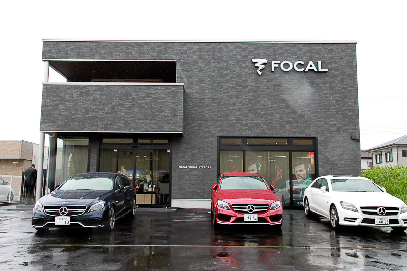 店舗に用意されるデモカーで試聴も可能