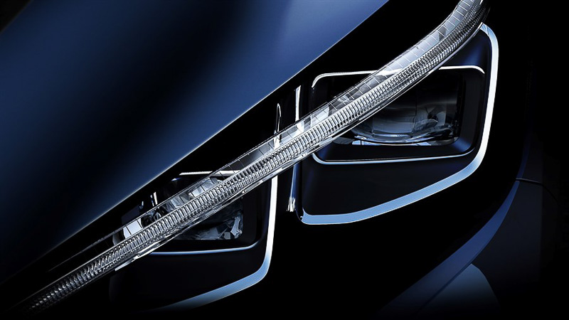 新型リーフのヘッドライト