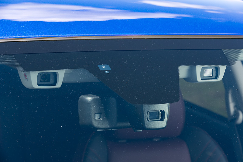 スバルの安全運転支援技術「アイサイト・ツーリングアシスト」。アイサイト ver.3と同じハードウェアながら、新たな機能を加えることに成功した