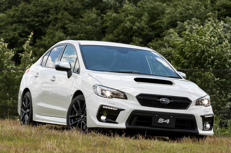 アイサイト・ツーリングアシストが搭載されるWRX S4。そのほかの詳細は不明