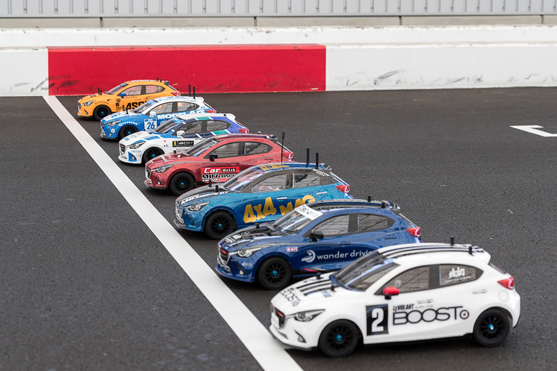 デミオ、ロードスターに分けて行なわれた予選走行