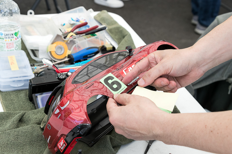 ゼッケンを貼ってレースの準備は完了