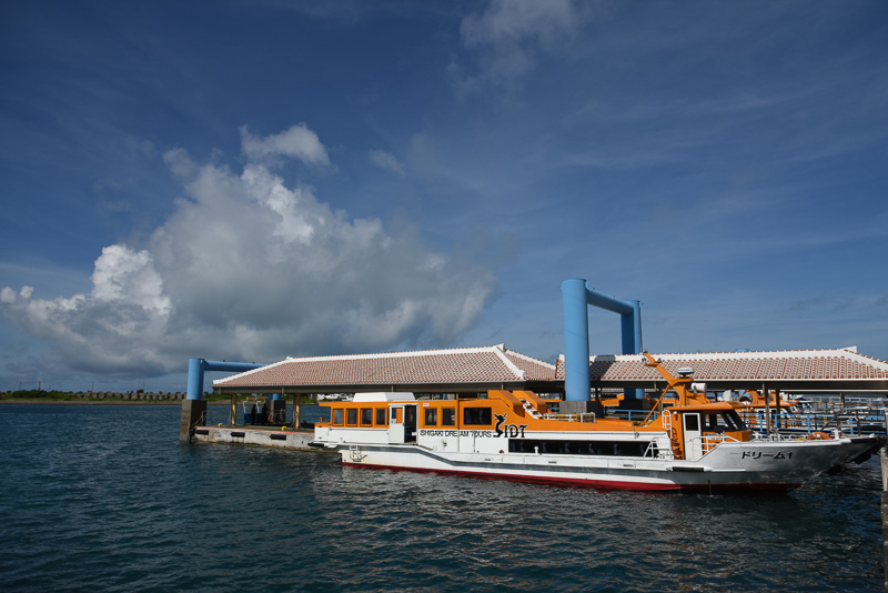 離島観光の拠点となる石垣港離島ターミナル。自動運転バスは、新石垣空港とこの離島ターミナルを結ぶ