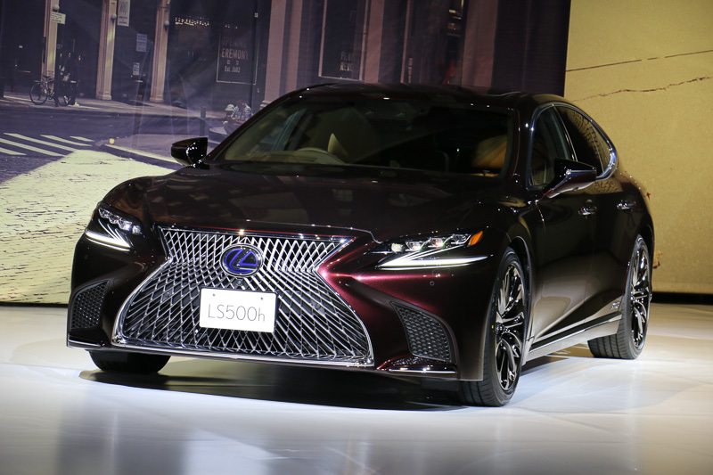 日本初披露された新型「LS」（写真はLS500h）