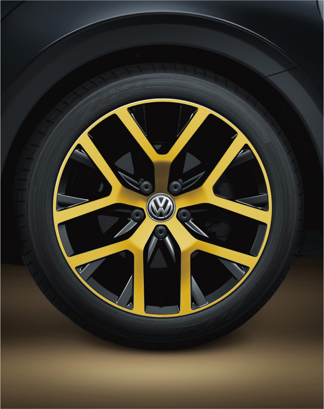 235/45 R18タイヤ＆8Jx18アルミホイール（サンドストームイエロー）