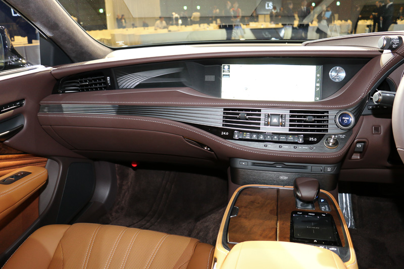 LS500hのインテリア