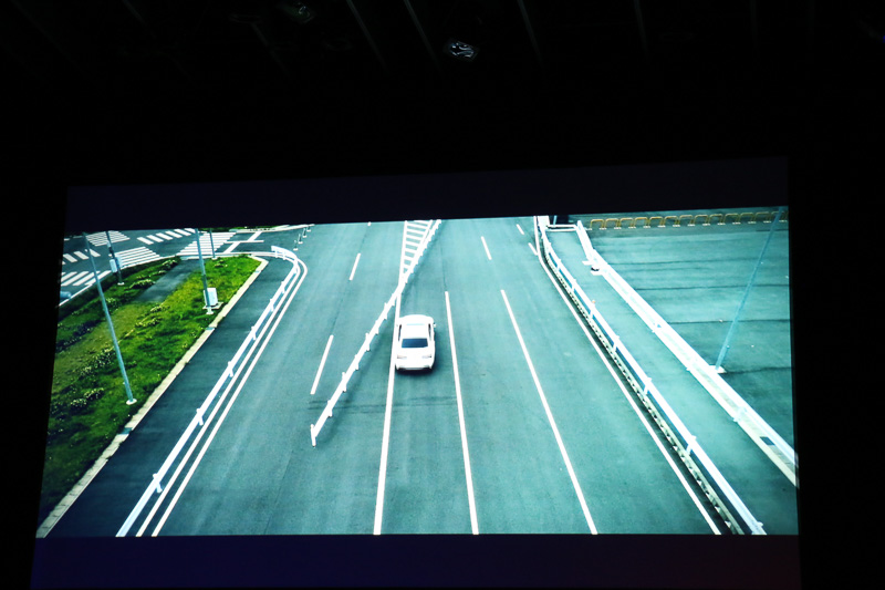 アクティブ操舵回避支援では、歩行者だけでなく、ガードレールのように連続した構造物に対しても操舵による回避支援が行なえる