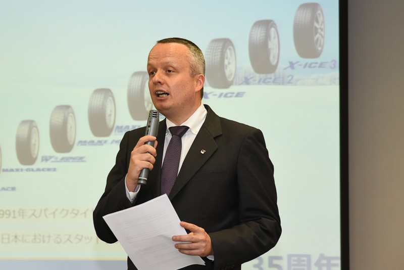 ミシュランスタッドレスの歴史について語るポール・ペリニオ社長