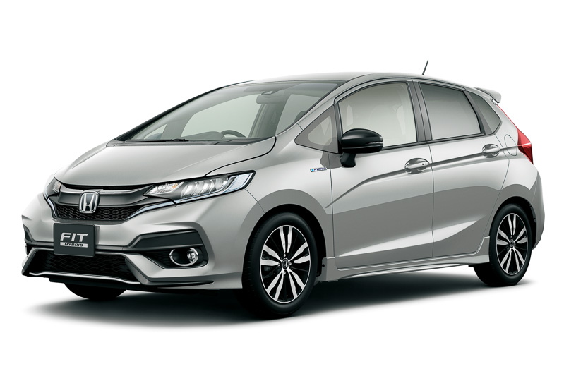 新採用色の「ルナシルバー・メタリック」