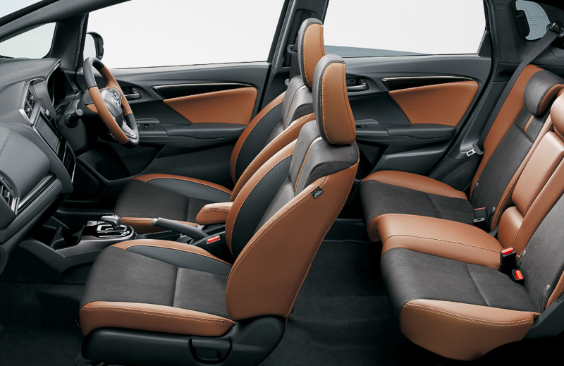 15XL Honda SENSINGとハイブリッド・L Honda SENSINGにオプション設定される「プレミアムブラウン・インテリア」