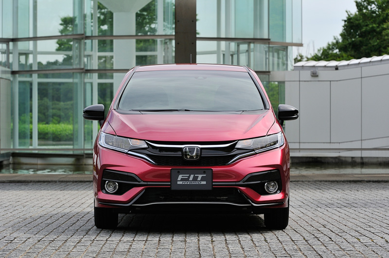 ボディカラーは新色の「ルージュアメジスト・メタリック」