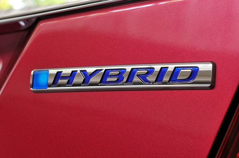 ボディカラーは新色の「ルージュアメジスト・メタリック」