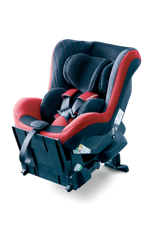 i-Sizeチャイルドシート「Honda Baby＆Kids i-Size」後ろ向き装着