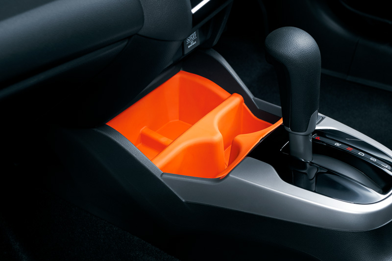 「コンソールトレイ」（オレンジ：3240円）