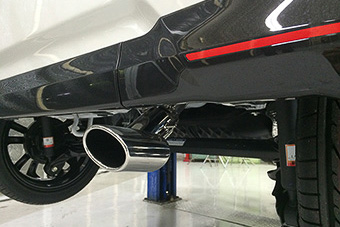 ダイハツ工業「キャスト」の「プレミアムマフラーカッター」装着イメージ