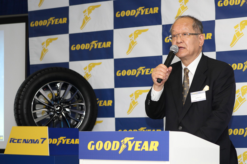 2017年上半期の業績について解説する金原氏