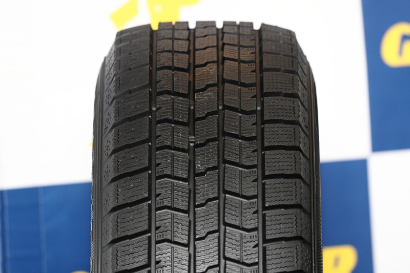 ICE NAVI 7のトレッドパターン