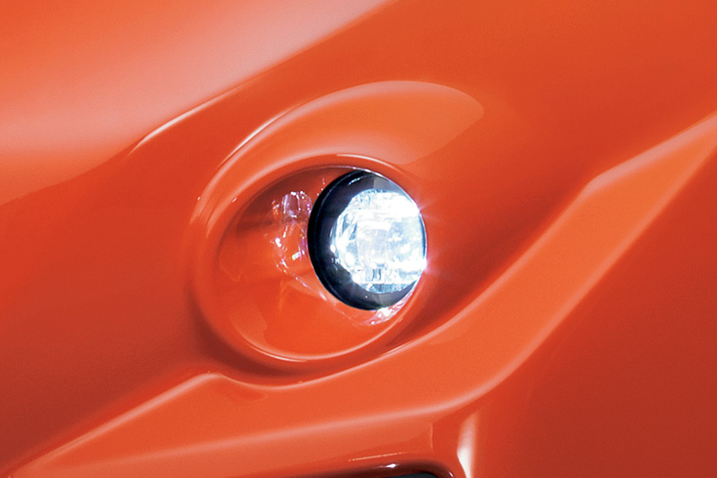 「フロントエアロバンパー」のオプション装備となる「LEDフォグランプ」（4万3200円）