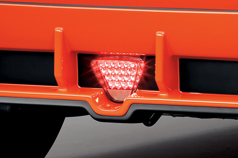 「LEDリアフォグランプ」（5万3784円）は各リアアンダースポイラーに装着可能