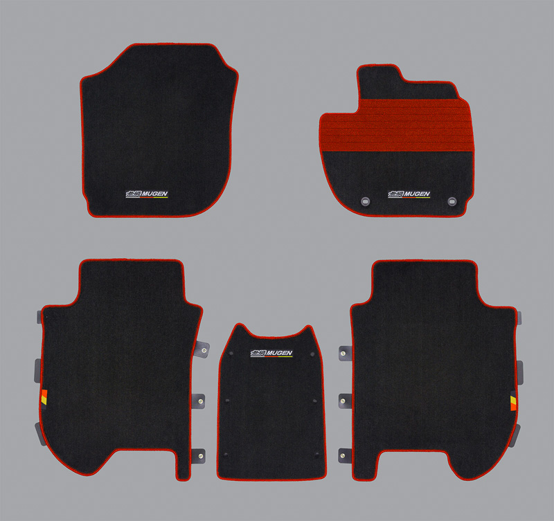 ブラック×レッドの「スポーツマット」（2万2680円）