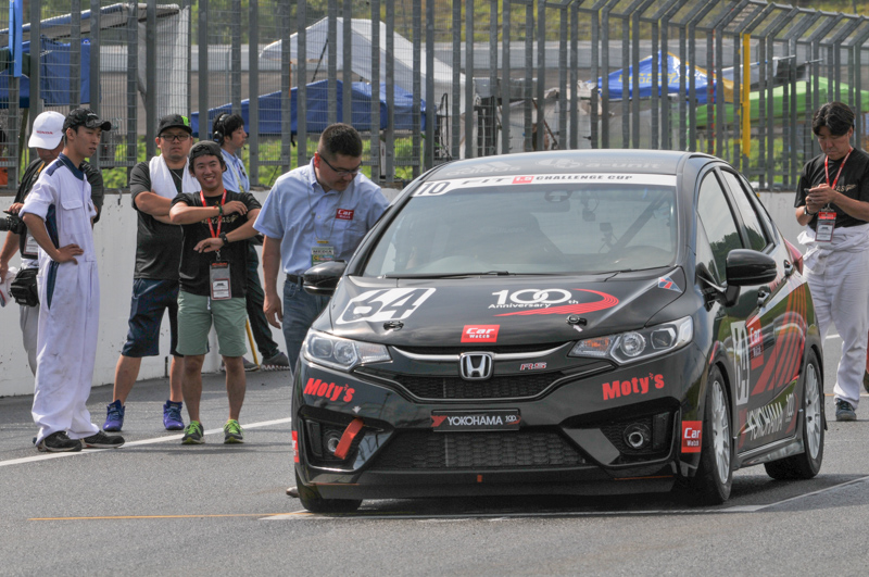 クルマをグリッドに移動