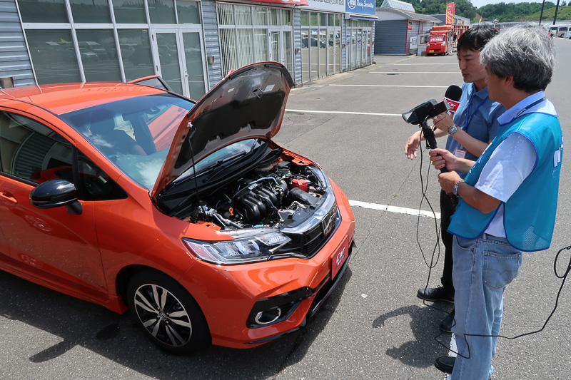 金子氏から、内外装のデザインやパワートレーン、新採用となった「ホンダ センシング」などの変更ポイントが紹介された