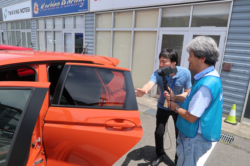 金子氏から、内外装のデザインやパワートレーン、新採用となった「ホンダ センシング」などの変更ポイントが紹介された