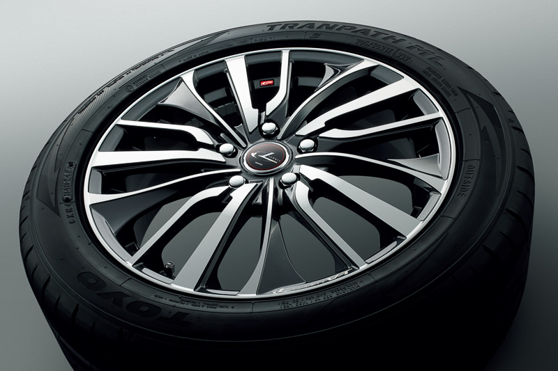 「17インチ アルミホイール＆タイヤセット（ウェッズ レオニスVT＜パールブラックミラーカット＞＆トーヨータイヤ TRANPATH ML）」（19万9800円）