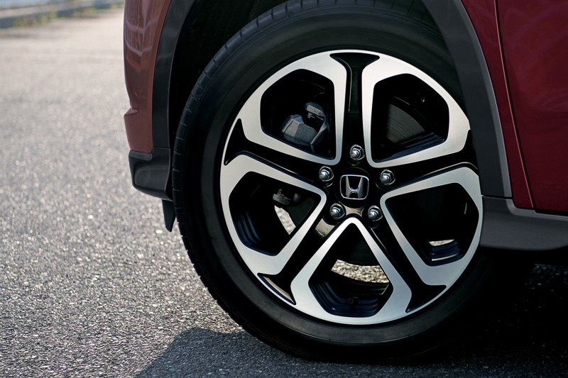 17インチアルミホイール（スポーツタイプ）