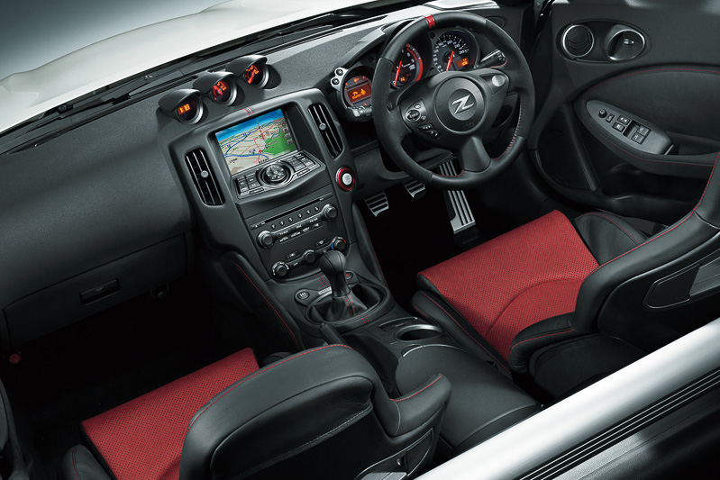 フェアレディZ NISMO（6速MT）のインテリア