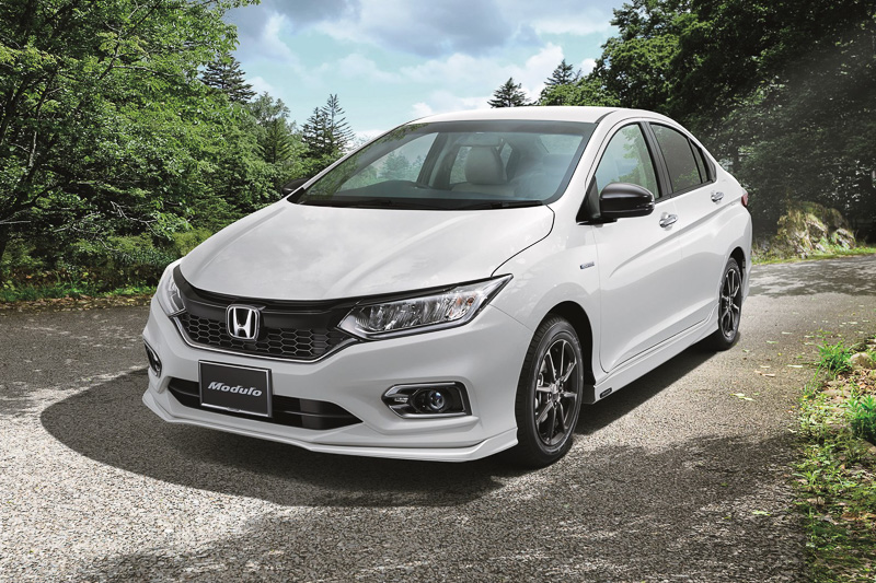 本田技研工業の新型「グレイス」用純正アクセサリー装着イメージ