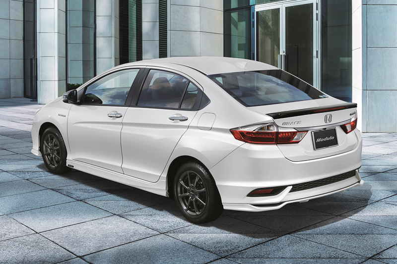 新型グレイス用純正アクセサリー装着イメージ