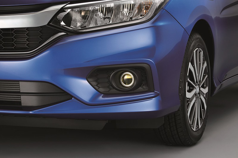 「LEDフォグライト」（イエロー）：3万2400円