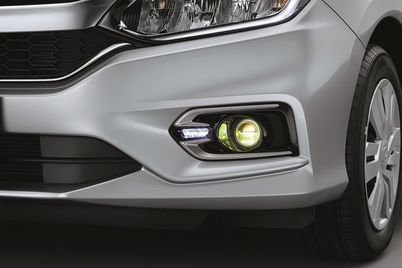 LEDフォグライト（イエロー）＆ビームライト点灯イメージ