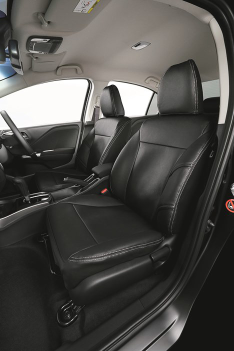 「シートカバー」（フルタイプ、革調）フロント・リアセット：5万4000円