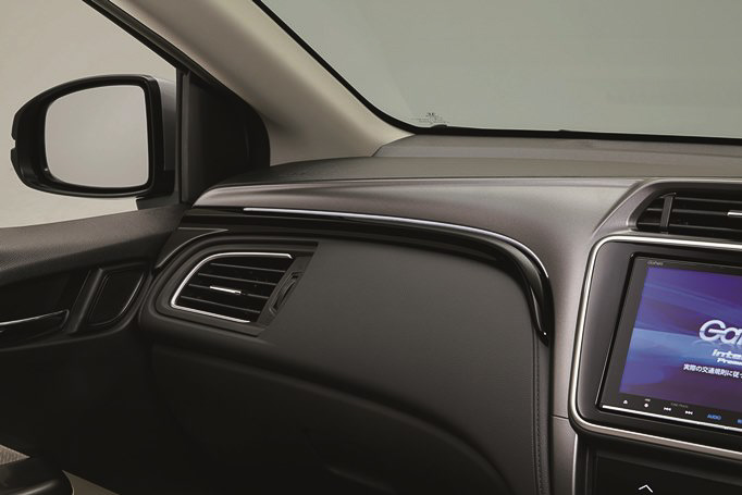 「インテリアパネル」（インストルメントパネル部/LEDホワイトイルミネーション付）パールブラック：2万1600円