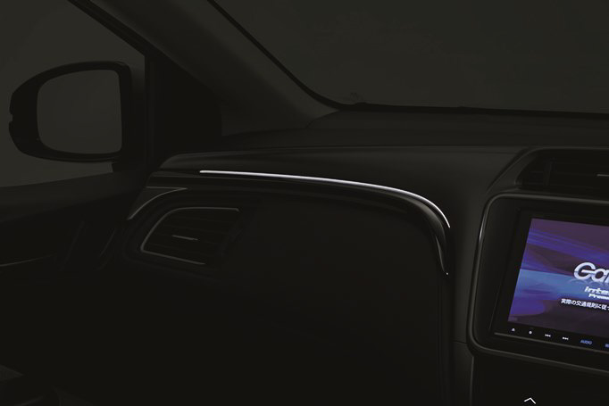 インテリアパネル（インストルメントパネル部/LEDホワイトイルミネーション付）パールブラック点灯イメージ