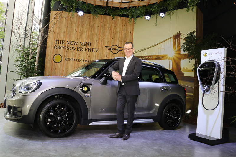 「MINI クーパー S E クロスオーバー ALL4」デリバリー開始イベント開催に参加したビー・エム・ダブリュー株式会社 MINIディビジョン本部長 フランソワ・ロカ氏