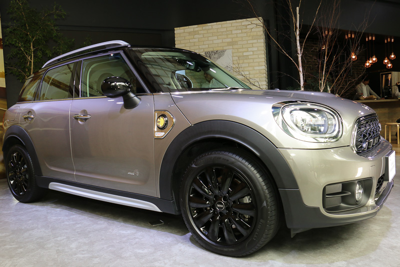 PHEV（プラグインハイブリッドカー）の「MINI クーパー S E クロスオーバー ALL4」