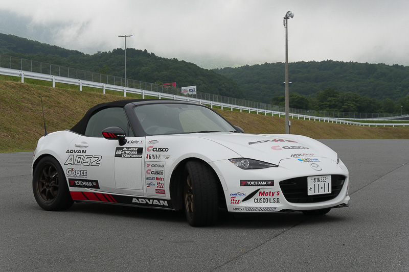 会場には斉藤邦夫選手がジムカーナ参加時に乗っていたロードスターも展示されていた