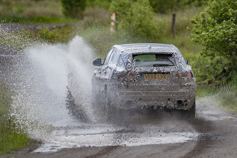 極限の環境を想定したプログラムを終え、新型E-PACEはダイナミックで心躍るドライバーズカーであることを実証したという