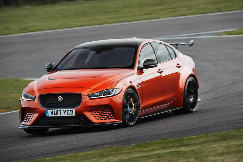 “ジャガー史上最もパワフルなロードカー”「XE SV Project 8」がグッドウッド・フェスティバル・オブ・スピード2017でワールドデビューした