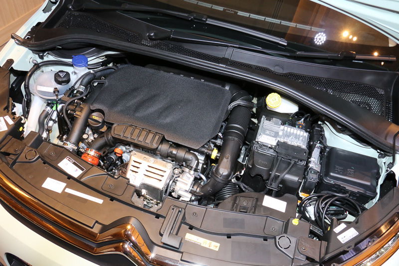 2015年～2017年の3年連続で「インターナショナル・エンジン・オブ・ザ・イヤー」を獲得した「HN01」型の直列3気筒DOHC 1.2リッターターボエンジンを全車で採用