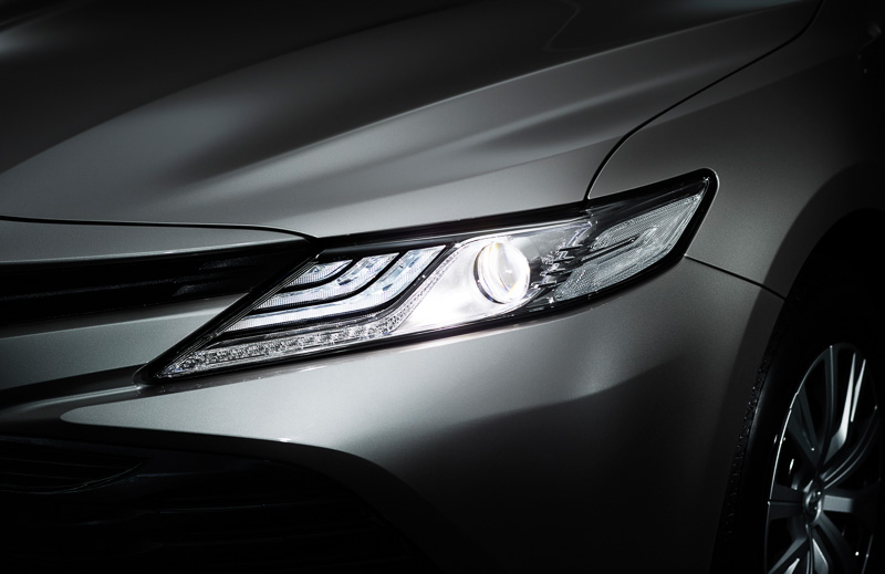 Bi-Beam LEDヘッドランプ（オートレベリング機能付）＋LEDクリアランスランプ＋LEDデイライト