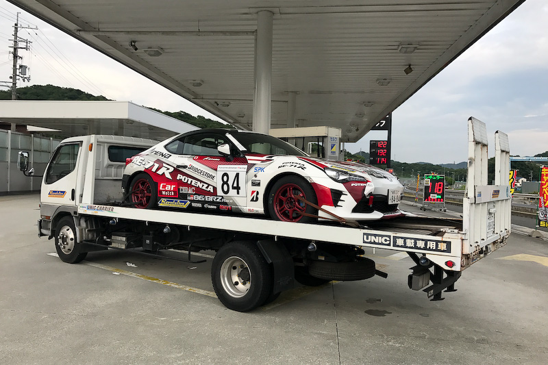 今回は積載車に愛車を載せて岡山まで自走。クルマの負担は減るも、ドライバーへの負担は増加!?