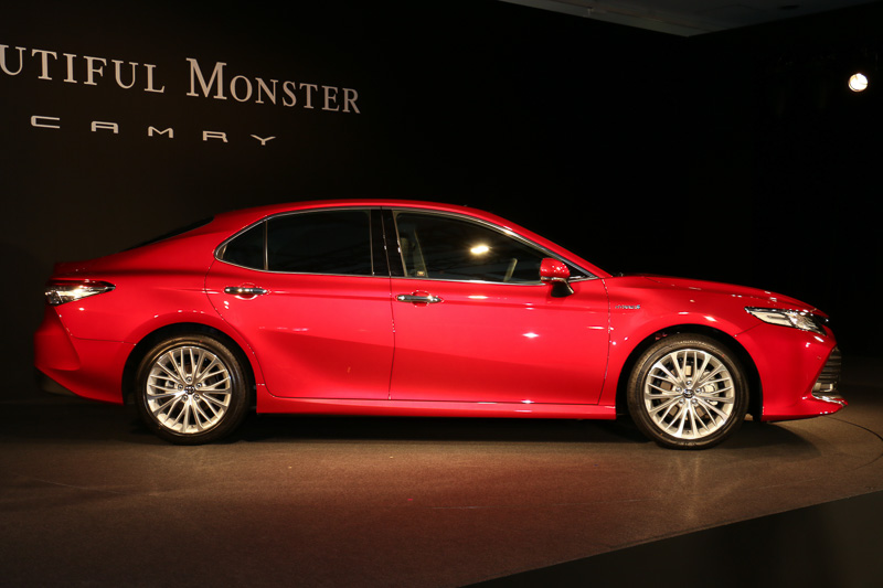 カムリ G“レザーパッケージ”