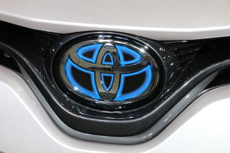 ミリ波レーダーと単眼カメラを組み合わせて車両前方の状況をチェックする衝突回避支援パッケージ「Toyota Safety Sense P」を全車に標準装備